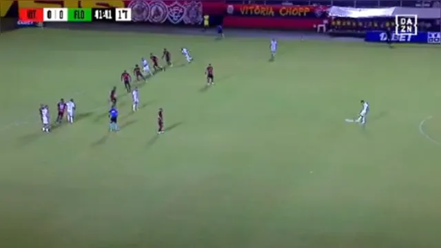 Imagem ilustrativa da notícia Puskás? lateral faz golaço do meio de campo na Série C