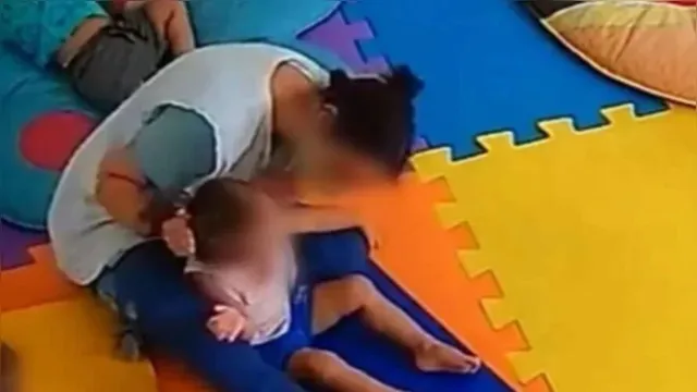 Imagem ilustrativa da notícia SP: vídeo flagra funcionária batendo em bebê em creche