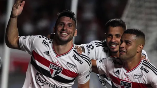Imagem ilustrativa da notícia Vídeo: São Paulo vence Palmeiras com gols de Calleri 