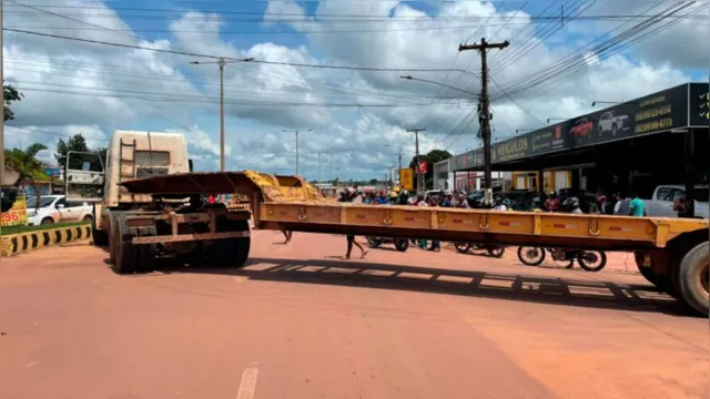 Imagem ilustrativa da notícia Carreta esmaga motocicleta na rodovia Transamazônica