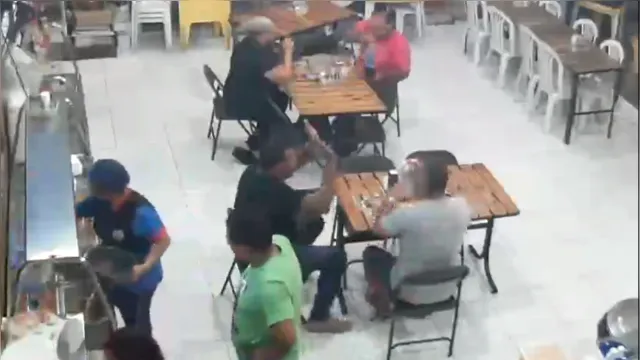 Imagem ilustrativa da notícia Homem é executado em churrascaria em Manaus; veja o vídeo!