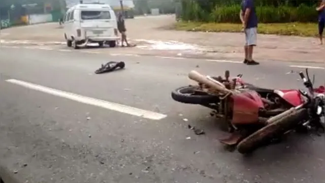 Imagem ilustrativa da notícia BR-316: motociclista fica ferido ao colidir com Kombi