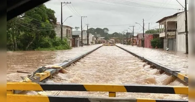 Imagem ilustrativa da notícia Vídeos: Castanhal alagada após toró desta segunda (21)