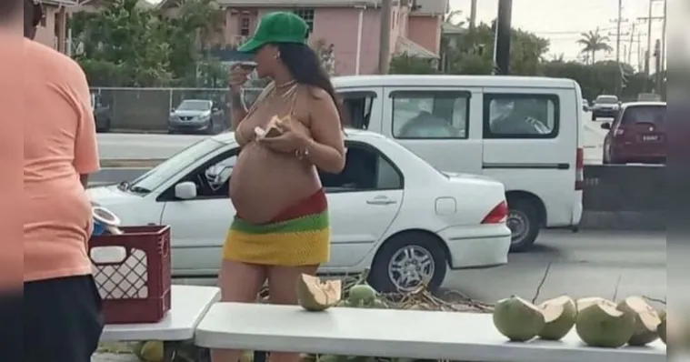 Imagem ilustrativa da notícia Foto de Rihanna grávida curtindo em Mosqueiro viraliza