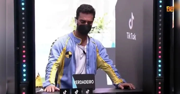 Imagem ilustrativa da notícia BBB 22: dummies aparecem sem máscara na prova do anjo