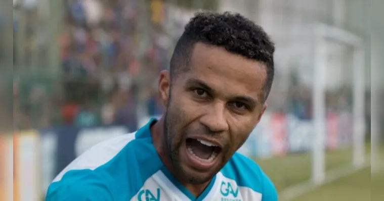 Imagem ilustrativa da notícia Receba! Jogador do Paysandu faz golaço à lá Luva de Pedreiro