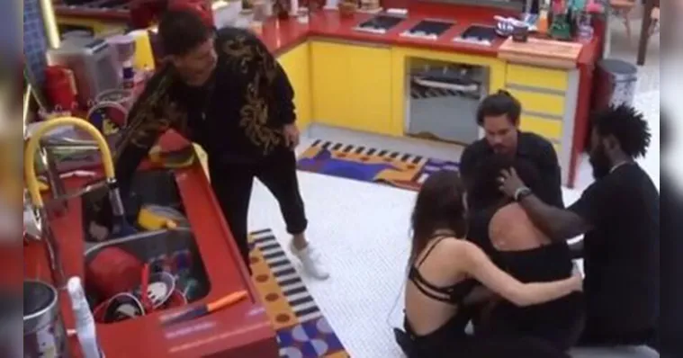 Imagem ilustrativa da notícia Vídeo: sensitivo diz que haverá morte a facadas no BBB