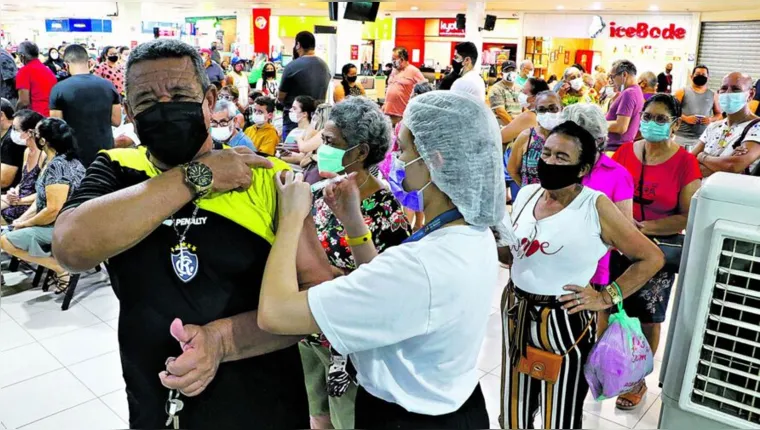 Imagem ilustrativa da notícia Ampliação do público-alvo lota postos de vacinação em Belém