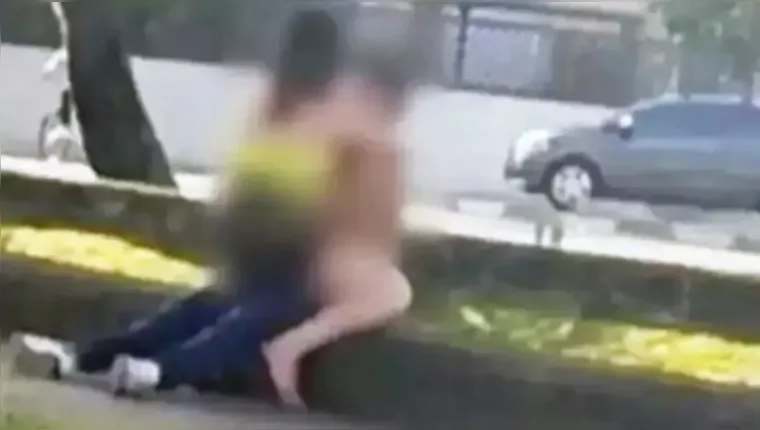 Imagem ilustrativa da notícia Casal é flagrado fazendo sexo na rua em SP; veja o vídeo!