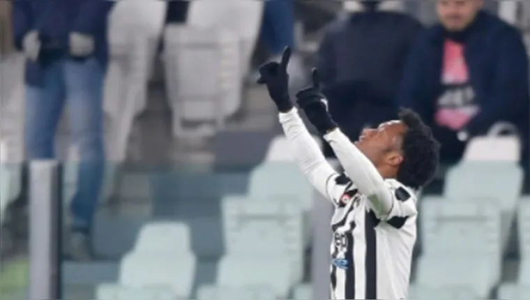 Imagem ilustrativa da notícia Video! Lateral colombiano renova contrato com a Juventus