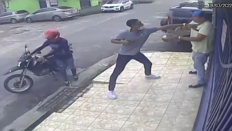 Imagem ilustrativa da notícia Vídeo: motorista é baleado durante assalto em Ananindeua