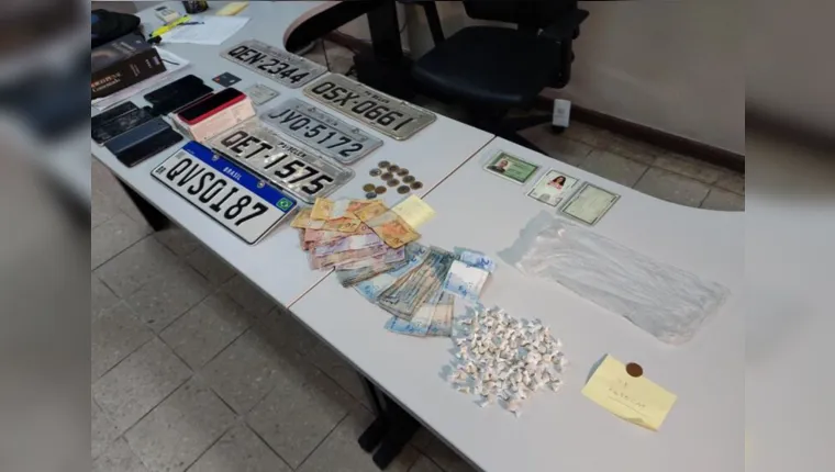 Imagem ilustrativa da notícia Casal é preso em Belém com drogas e várias placas de carros