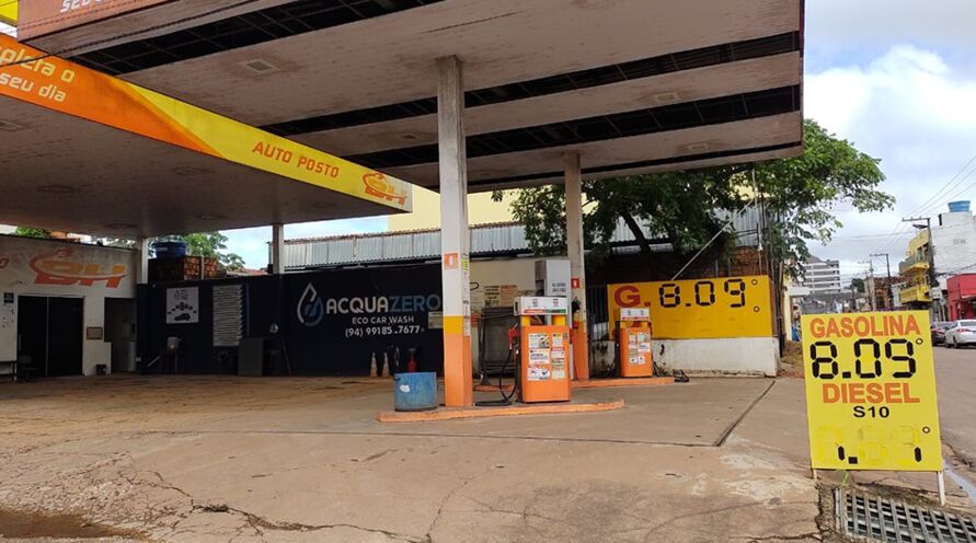 Posto de gasolina em Marabá vendendo o combustível a mais de R$8 reais após reajuste da semana