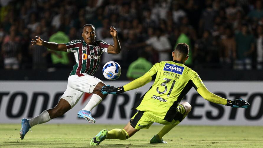 Jhon Arias marcou o segundo e último gol do Fluminense em São Januário