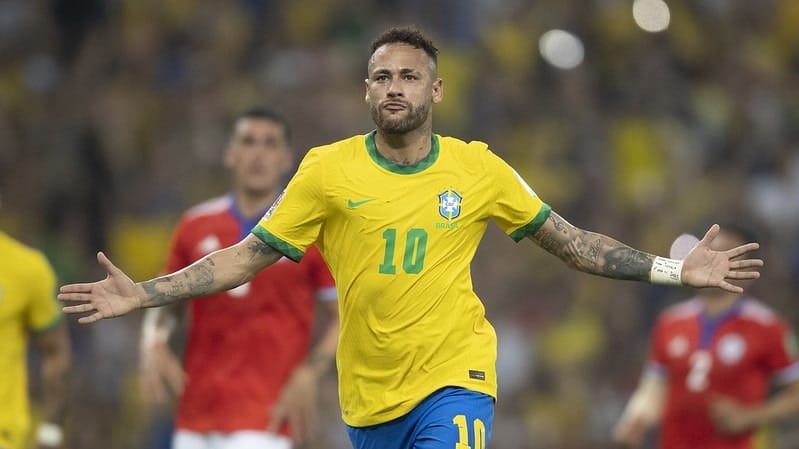 Neymar abriu o placar de pênalti