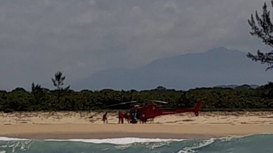 Imagem ilustrativa da notícia: RJ: 6 são resgatados em ilha deserta após naufrágio em Angra