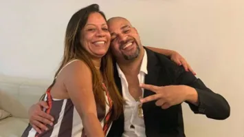 Imagem ilustrativa da notícia Adriano apaga fotos com delegada presa Adriana Belém