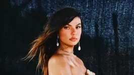 Isis Valverde causou alvoroço na web em foto sensual que mostrou corpão da atriz