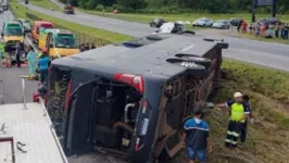 Ônibus que dupla estava e sofreu acidente