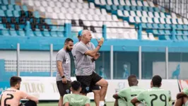 O técnico Márcio Fernandes sabe que precisa fortalecer o seu elenco