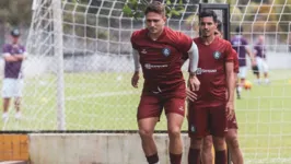 O jogador disputa a vaga na lateral-esquerda com Leonan