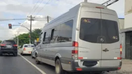 Produção do DOL flagrou van com placa coberta circulando na avenida Almirante Barroso