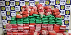 Imagem ilustrativa da notícia PRF
apreende cerca de 300 kg de cocaína que sairiam do Pará