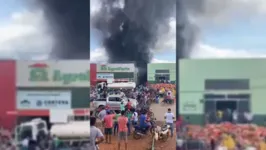 Um caminhão pipa foi usado para controlar as chamas