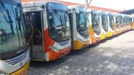 Os ônibus continuam nas garagens das empresas