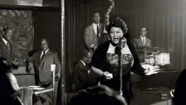 Ella Fitzgerald é um dos grandes nomes da história do Jazz e não poderia faltar nesta lista.