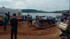 Ao todo, 12 tripulantes que estavam no barco, viveram horas de desespero