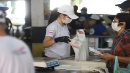 Feira do Pescado é a chance de economizar no almoço do Dia das Mães