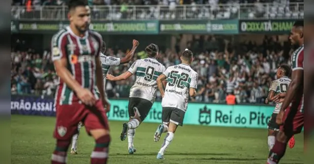 Imagem ilustrativa da notícia Fluminense leva virada do Coritiba e chega perto do Z4