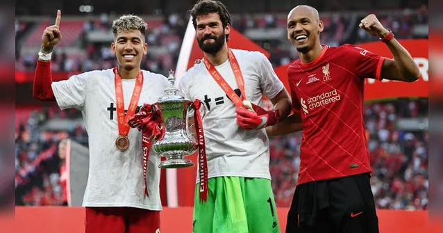 Imagem ilustrativa da notícia Goleiro da seleção brasileiro dá título ao Liverpool