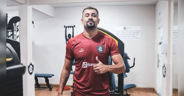 Imagem ilustrativa da notícia Zagueiro admite falhas após gols contra Clube do Remo