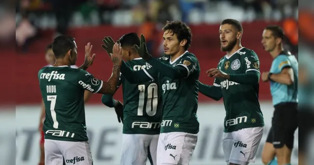 Imagem ilustrativa da notícia Palmeiras massacra e avança às oitavas da Copa Libertadores