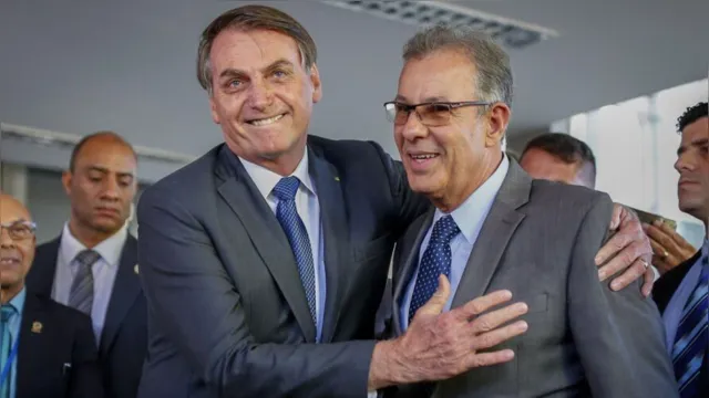 Imagem ilustrativa da notícia Bolsonaro troca Ministro da Energia por Adolfo Sachsida 