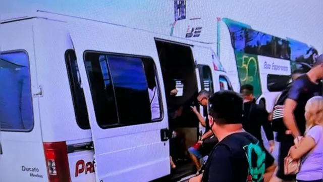 Imagem ilustrativa da notícia Greve de ônibus na RMB: vans cobram passagem de até 10 reais