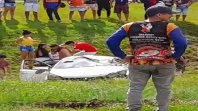 Imagem ilustrativa da notícia Acidente: motorista é resgatado em canteiro da Independência
