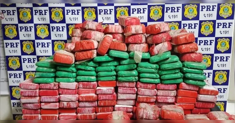 Imagem ilustrativa da notícia PRF
apreende cerca de 300 kg de cocaína que sairiam do Pará