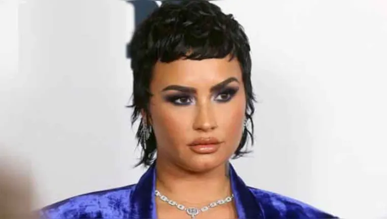 Imagem ilustrativa da notícia Demi Lovato volta a adotar pronome feminino no Instagram