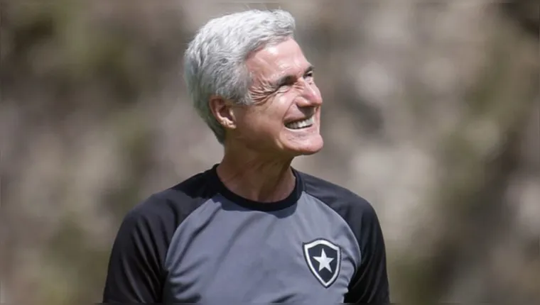 Imagem ilustrativa da notícia Luís Castro roda elenco e encontra boas opções no Botafogo