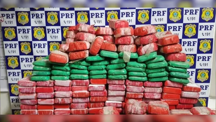 Imagem ilustrativa da notícia PRF
apreende cerca de 300 kg de cocaína que sairiam do Pará