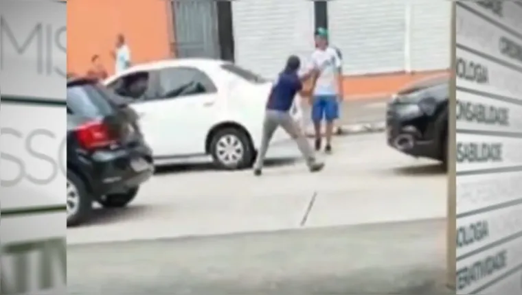 Imagem ilustrativa da notícia Vídeo: ex-marido tem ataque de ciúme e quebra táxi em Belém