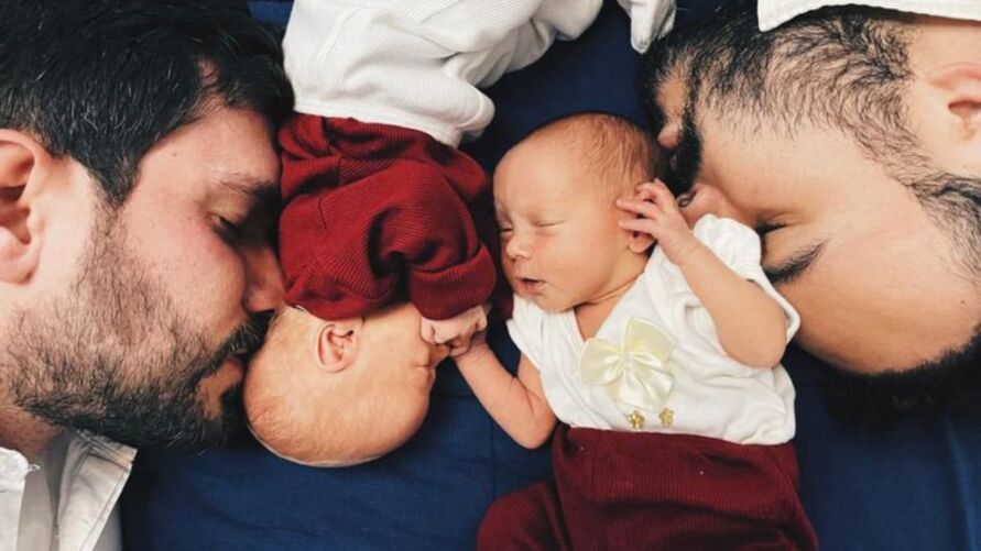 Casais gays podem ter bebês com material genético dos dois pais