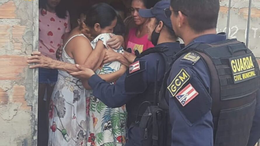 Guardas civis municipais de Marituba entregaram idosa à tutora legal