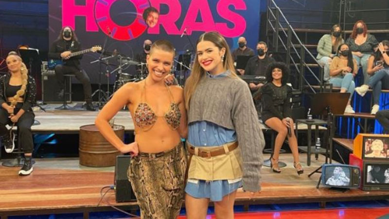 Maísa Silva no Altas Horas usando a saia que virou meme