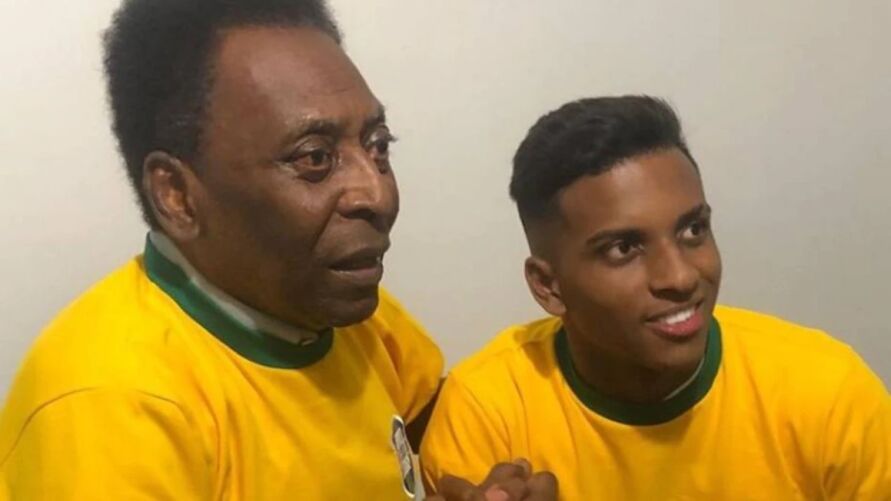Rei Pelé ao lado do garoto Rodrygo, cria do Santos e heroi no Real Madrid