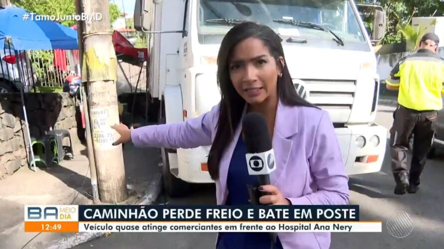 Repórter Camila Oliveira e cinegrafista são atingidos por faíscas provocadas em curto-circuito