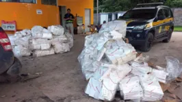 Cerca de 29 mil maços de cigarros contrabandeados foram apreendida e entregue à Receita Federal